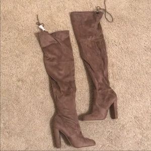❣️SOLD❣️tupe thigh high boots